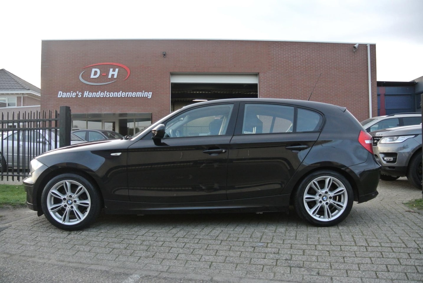 BMW 1-serie - 118i Business Line Style airco apk 04-10-2025 inruil mogelijk nap - AutoWereld.nl