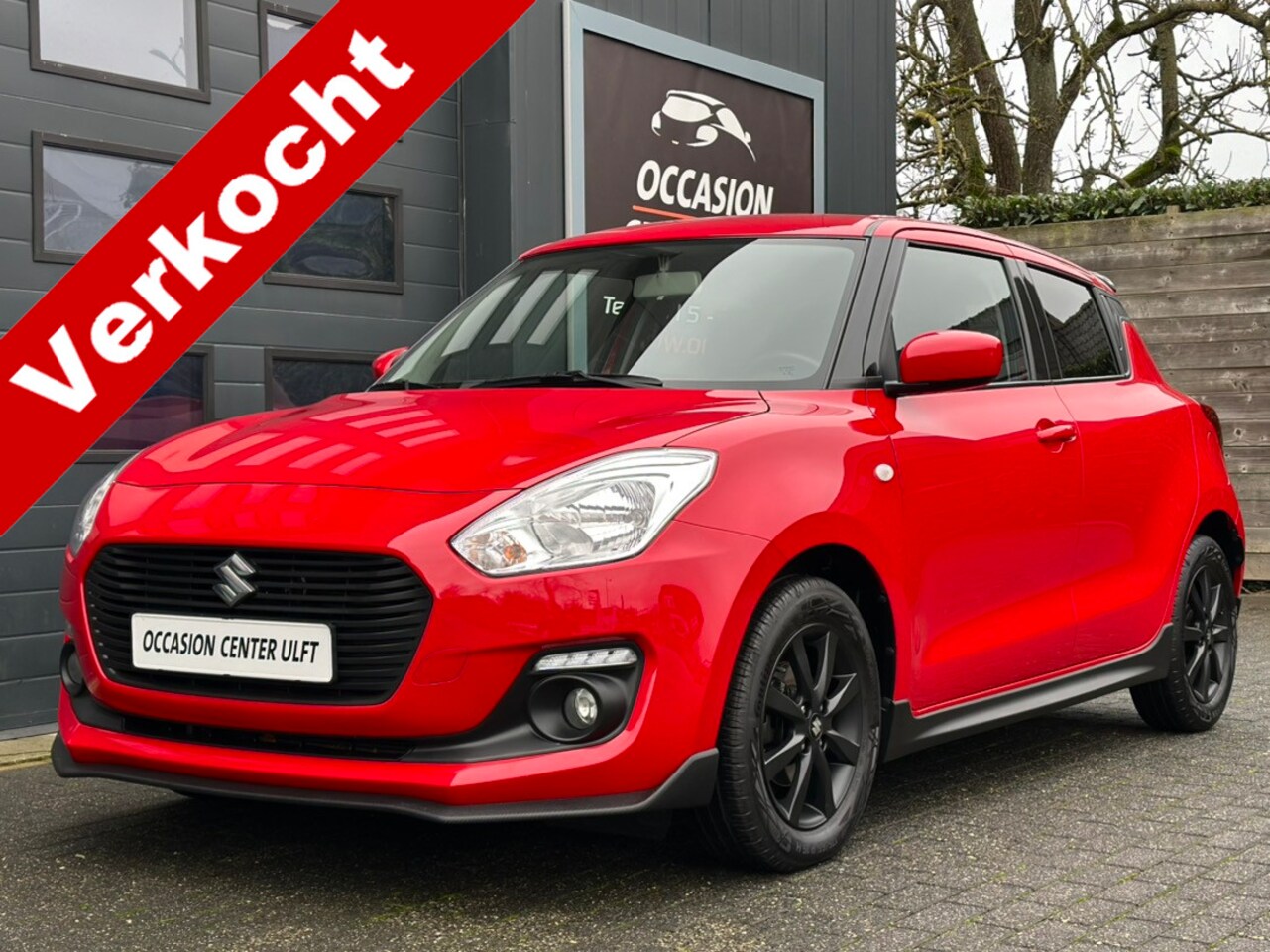 Suzuki Swift - RED EDITION / NAVI / CAMERA / AIRCO / LM VELGEN ... - AutoWereld.nl