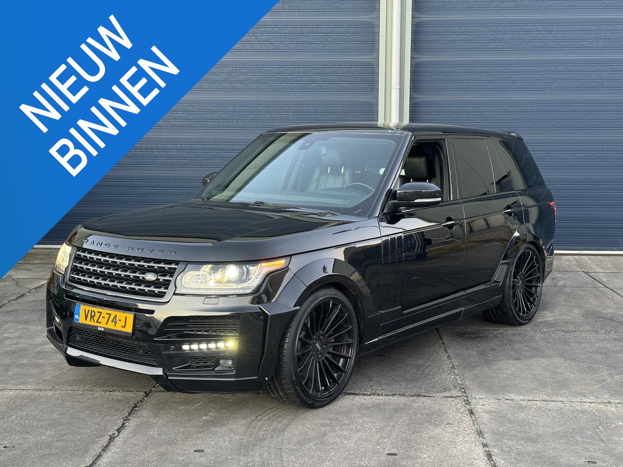 Land Rover Range Rover - SDV8 GRIJS KENTEKEN / WIDE BODY STARTECH PAKKET / 4.4 SDV8 / 22'' WIELEN / PANORAMA DAK / - AutoWereld.nl