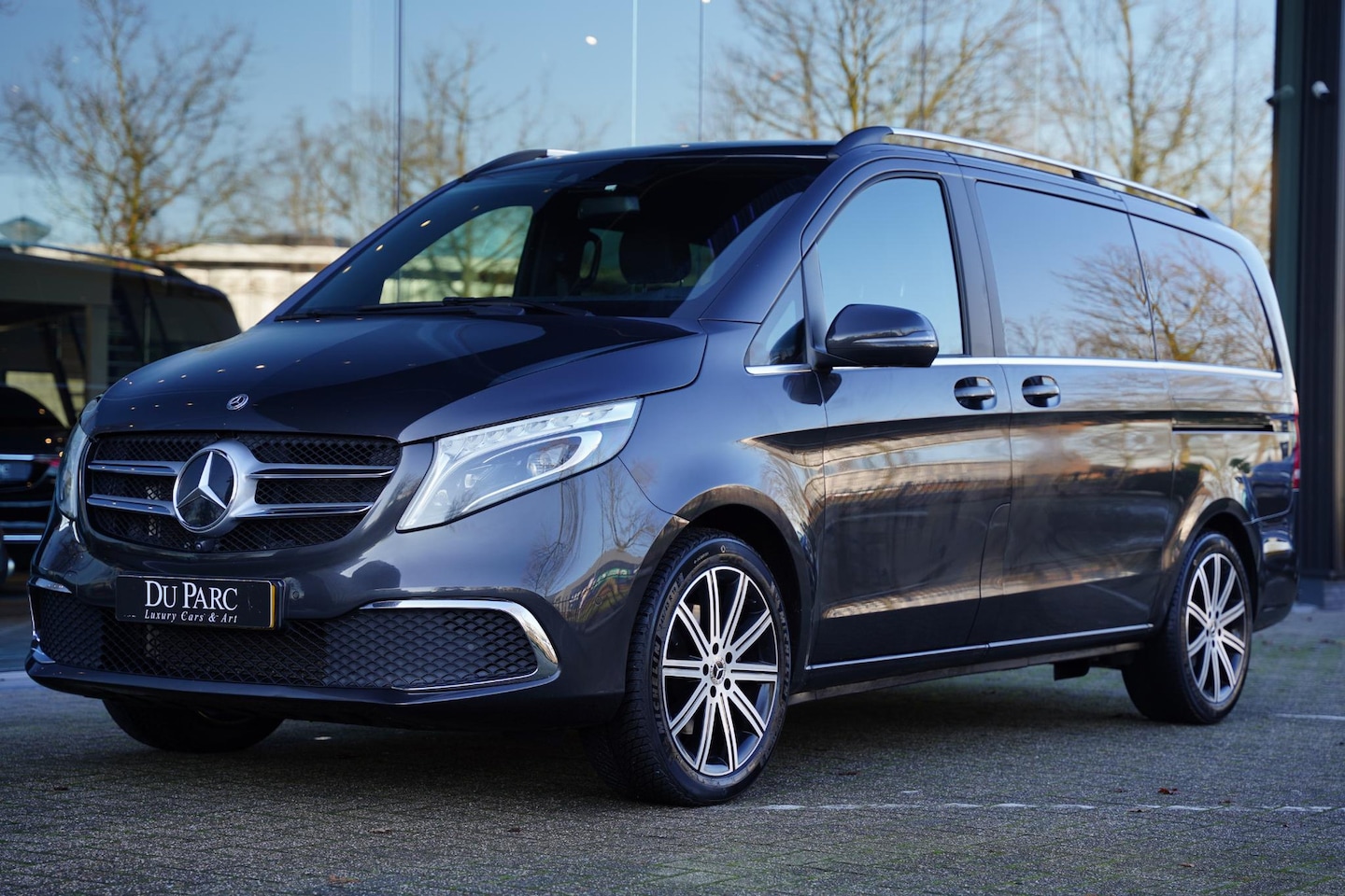 Mercedes-Benz V-klasse - 300d Lang Exclusive 7 Persoons Burmester - AutoWereld.nl