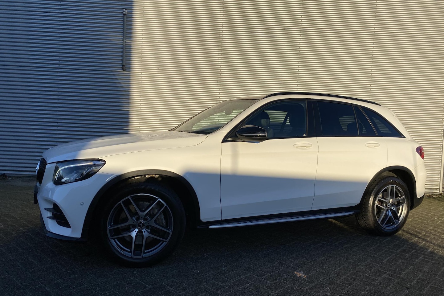 Mercedes-Benz GLC-klasse - GLC 250 Automaat 4MATIC Business Solution AMG | Panoramadak | Sfeerverlichting | Stoelverw - AutoWereld.nl