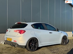 Alfa Romeo Giulietta - 1.7 TBi Quadrifoglio Verde - SCHAALSTOELEN - PARELMOER - 19'' Ti Velgen