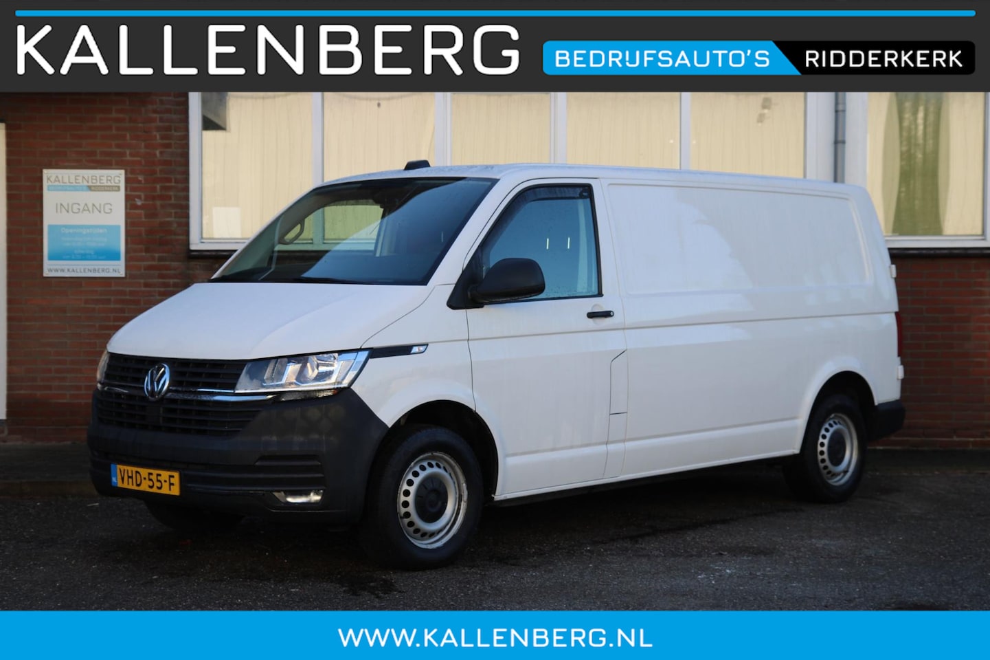 Volkswagen Transporter - 2.0 TDI L2H1 150 PK Automaat / App connect / Navi / PDC - AutoWereld.nl