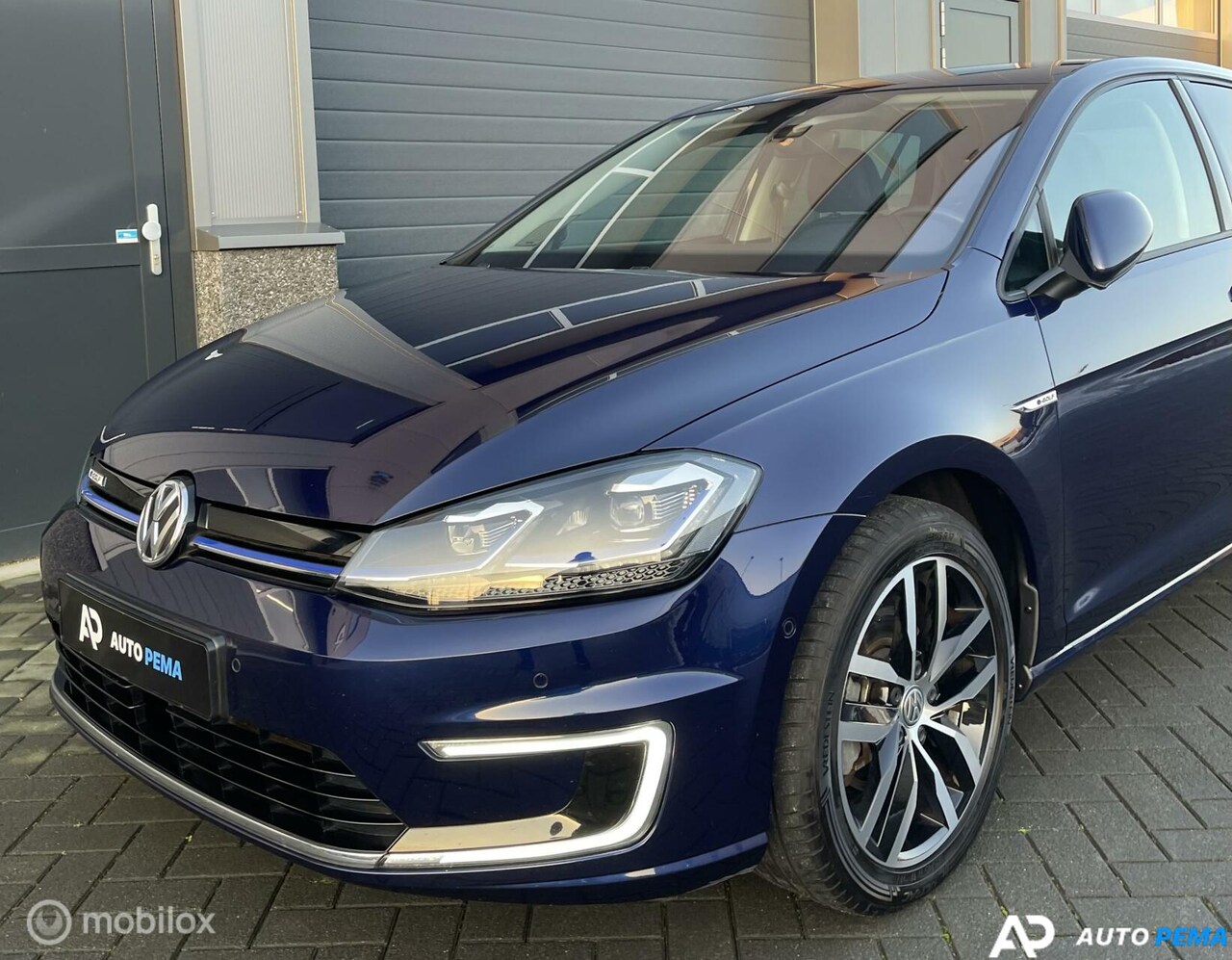 Volkswagen e-Golf - 136PK Aut LEDER/VIRTUAL/CAM/KEYL - AutoWereld.nl