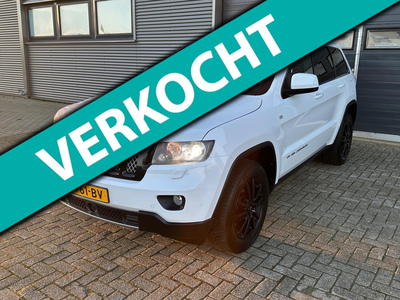 Jeep Grand Cherokee - 3.0 CRD S-Limited NAVI - NWE APK - PANO - TREKHAAK. - AutoWereld.nl