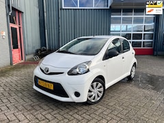 Toyota Aygo - 1.0 VVT-i Now NL Auto / APK / NAP / Airco / 5 Deurs