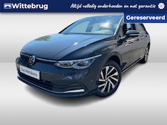 Volkswagen Golf - 1.4 eHybrid Style 204pk DSG Automaat Navigatie / Parkeersensoren / Stoelverwarming / Sport