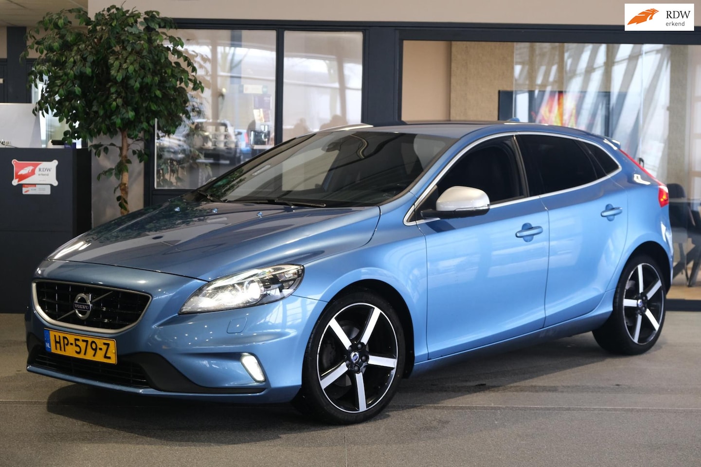 Volvo V40 - 2.0 D2 R-Design Business Navi Leder Xenon Cruise Pdc - AutoWereld.nl