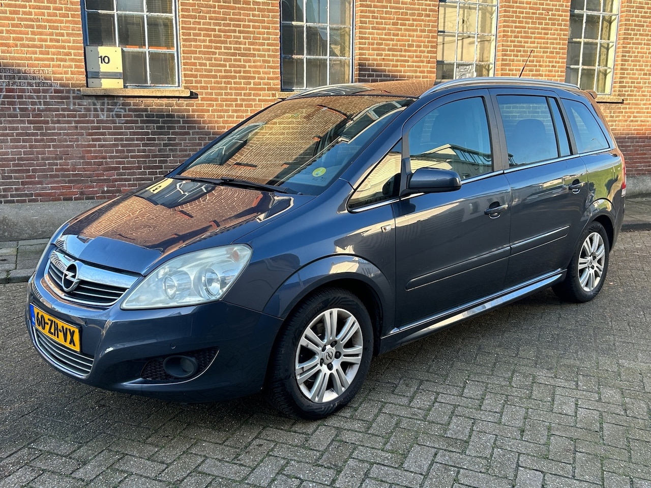 Opel Zafira - 1.8 Cosmo 2008 7-persoons! Trekhaak! Hoge instap! Pdc! Navi! - AutoWereld.nl