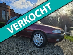 Opel Astra - 1.6i GL AUTOMAAT *apk:12-2025