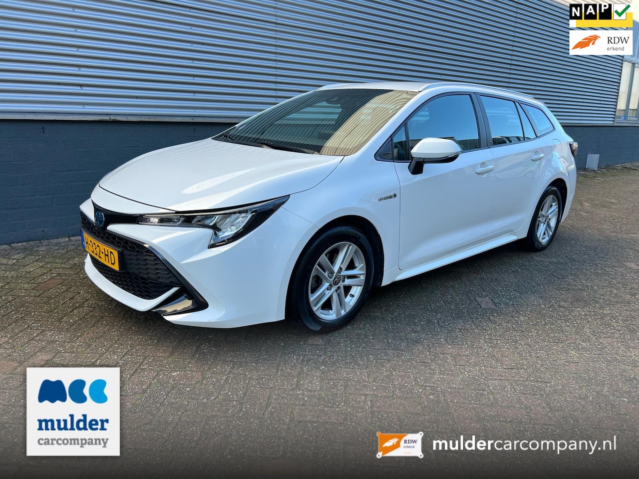 Toyota Corolla Touring Sports - 1.8 Hybrid Active Trekhaak / Dealer onderhouden / Adaptive cruise / MCC / Gouda - AutoWereld.nl