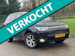 Mitsubishi Outlander - 2.0 PHEV Instyle /Xenon/Pano/Airco/Trekhaak/