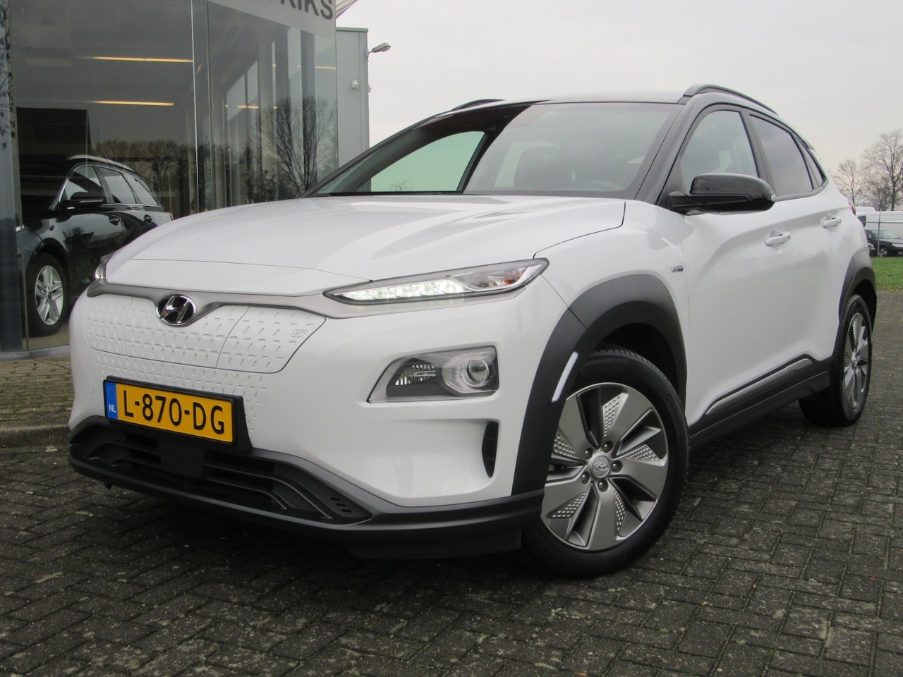 Hyundai Kona Electric - EV 64 kWh Two Tone zwart dak, Camera, stoel stuurverwarming (occasion) - AutoWereld.nl