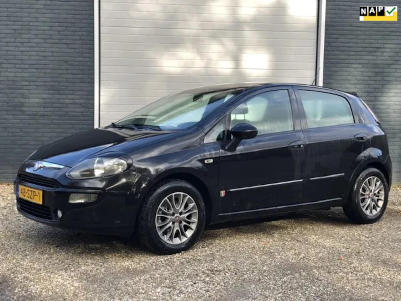 Fiat Punto Evo - 1.3 M-Jet AIRCO/CRUISE/LMV - AutoWereld.nl