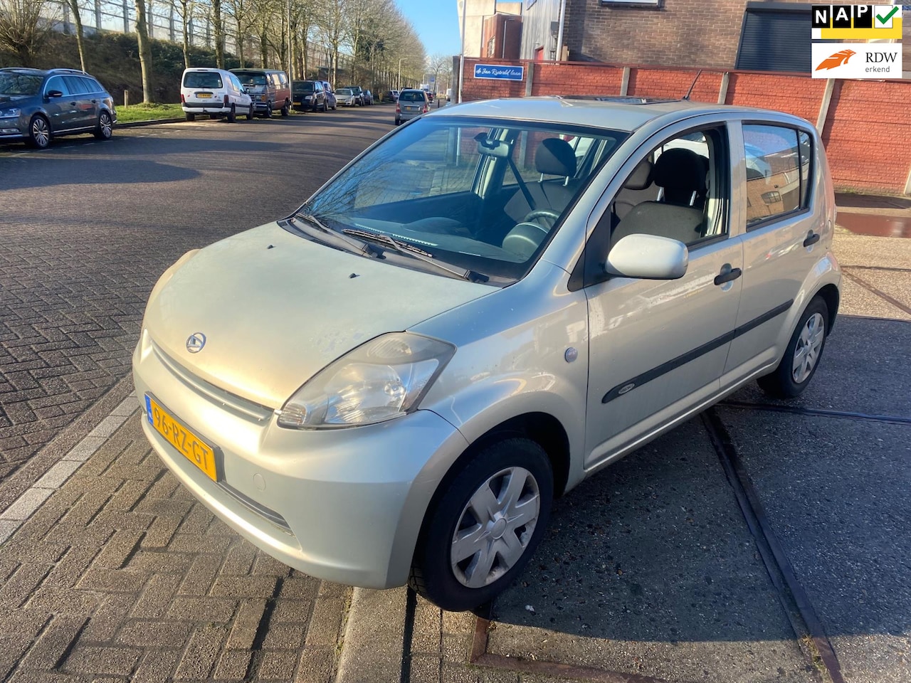 Daihatsu Sirion 2 - 1.3-16V Comfort 1.3-16V Comfort - AutoWereld.nl