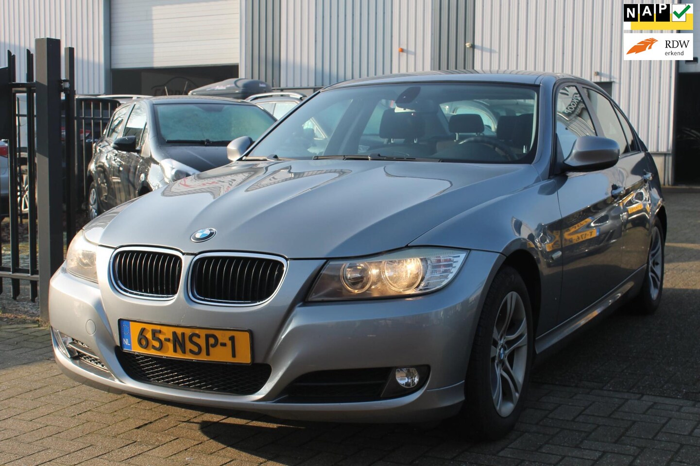 BMW 3-serie - 318i Business Line Navi Clima Cruise Trekhaak - AutoWereld.nl