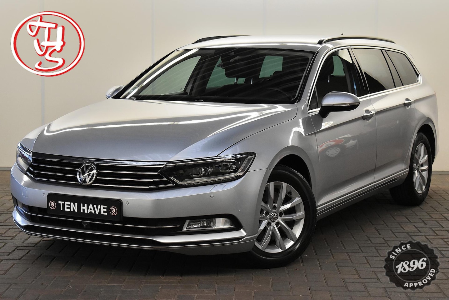 Volkswagen Passat Variant - 2.0 TDI Connected Series Plus VIRTUAL DISPLAY|MASSAGE- EN VERWARMDE STOELEN| ELEC. ACHTERK - AutoWereld.nl