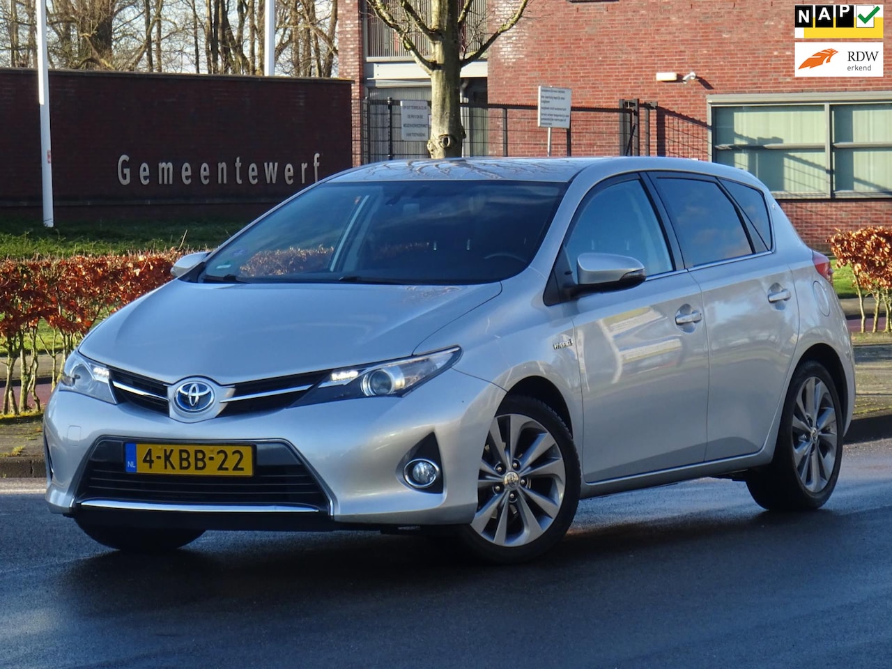 Toyota Auris - 1.8 Hybrid Dynamic NAP/CLIMA/CRUISE/PDC/APK2026 - AutoWereld.nl