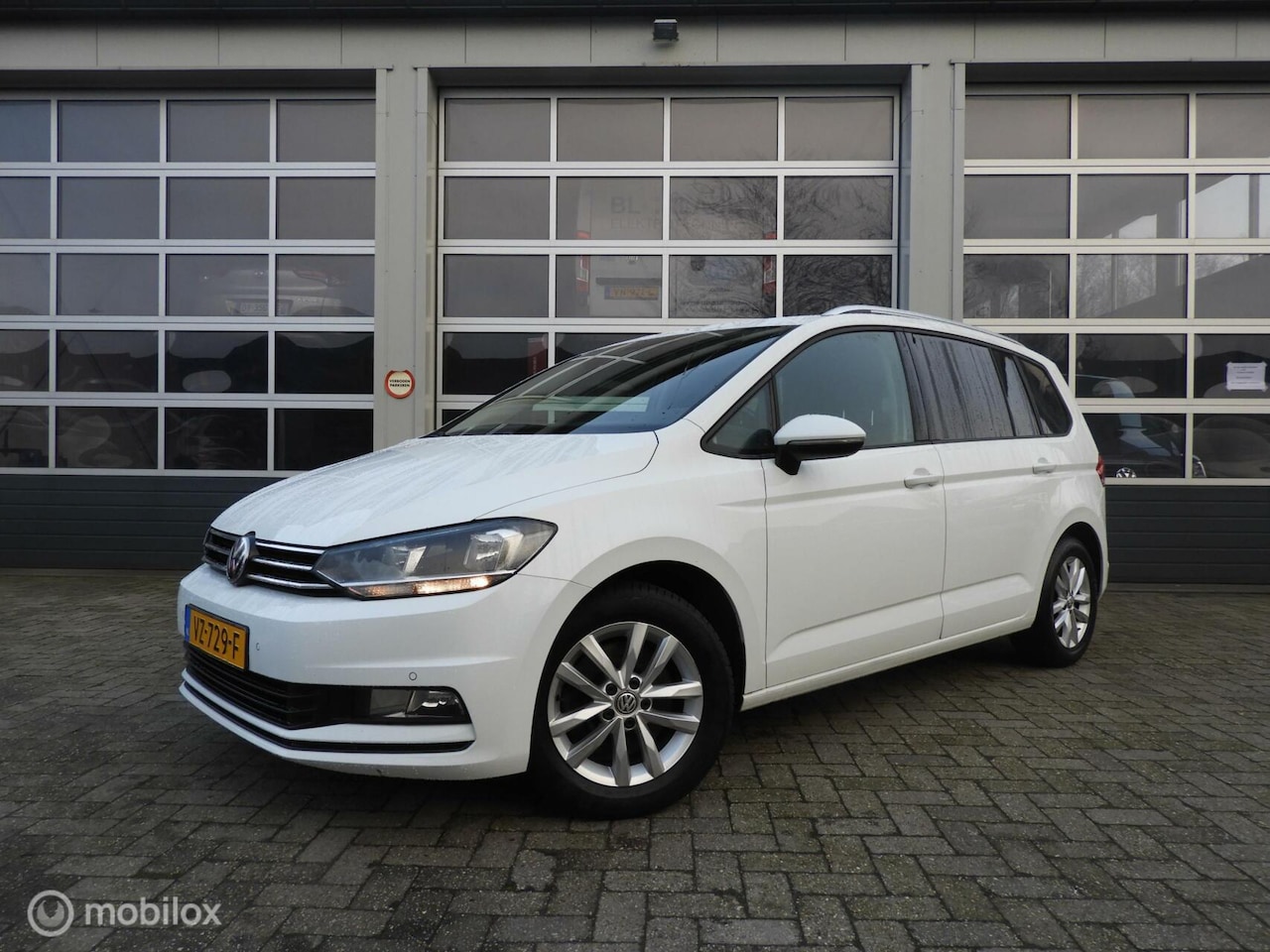 Volkswagen Touran - 1.6 TDI DSG Automaat, Grijs Kenteken - AutoWereld.nl