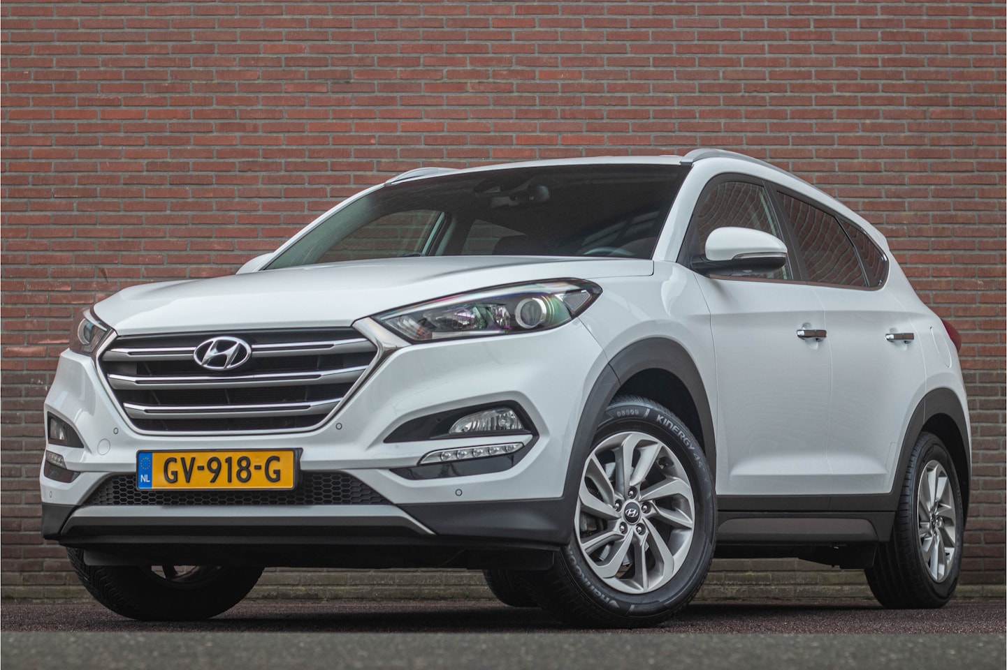 Hyundai Tucson - 1.6 GDI Comfort 1.6 GDi Comfort, Stoel & Achterbankverwarming, Trekhaak, DAB+, Camera, Navigatie. - AutoWereld.nl