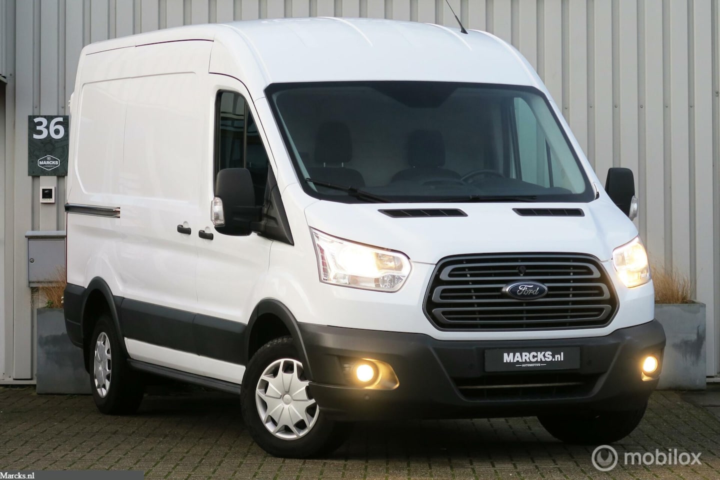 Ford Transit - 2.0 TDCI L2H2 Ambiente AIRCO EURO 6 - AutoWereld.nl