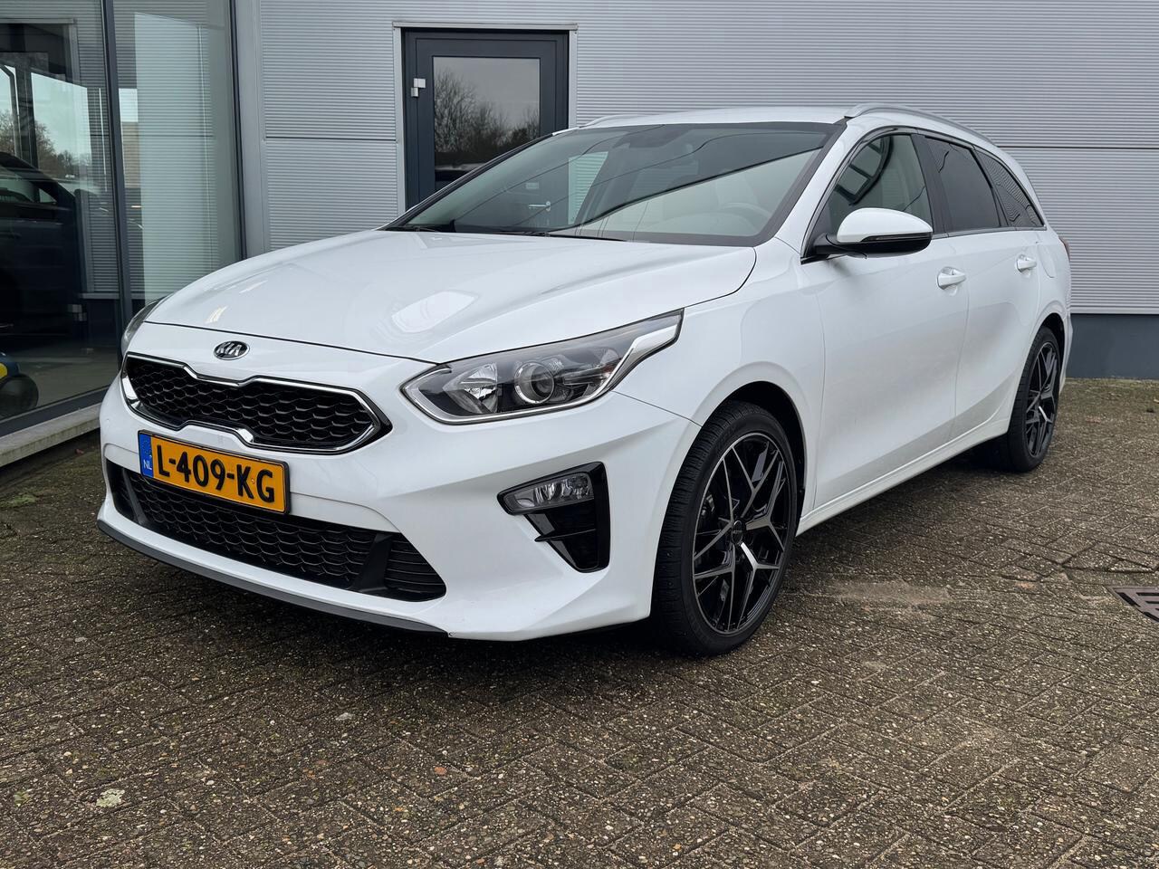 Kia Cee'd Sportswagon - CEED SW 1.0 T-GDI 120PK | CAMERA | NAVI | LANE ASSIST - AutoWereld.nl