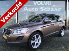 Volvo XC60 - 2.0 T5 Momentum Automaat | Rijklaar incl 12 mnd Bovag | Panoramadak Keyless entry Dodehoek