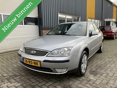 Ford Mondeo - 1.8-16V Futura TREKHAAK