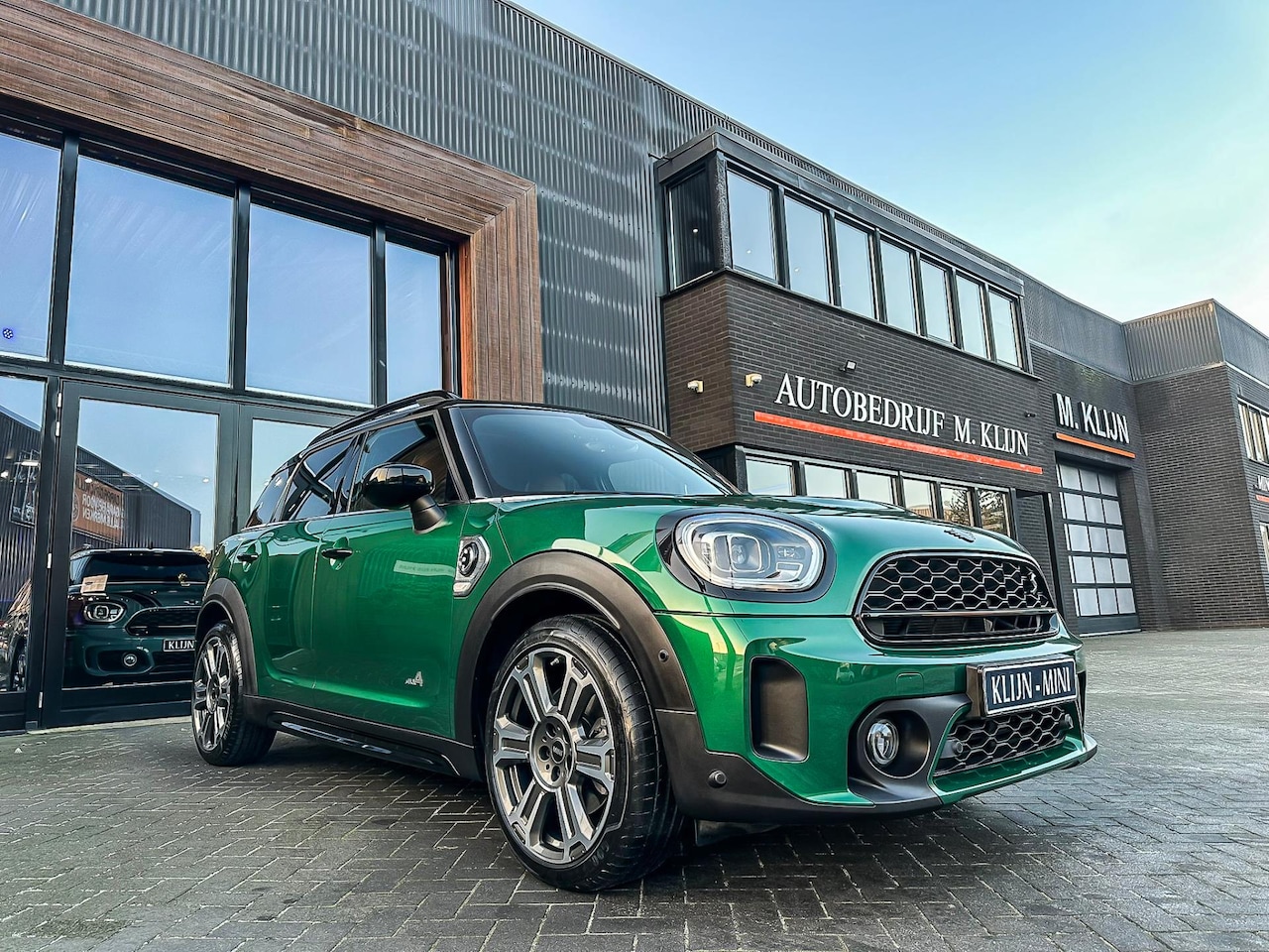 MINI Countryman - Mini 2.0 Cooper S E ALL4 MINI Yours 220pk/Chester brown leer/Navi/Camera/19"/Btw - AutoWereld.nl