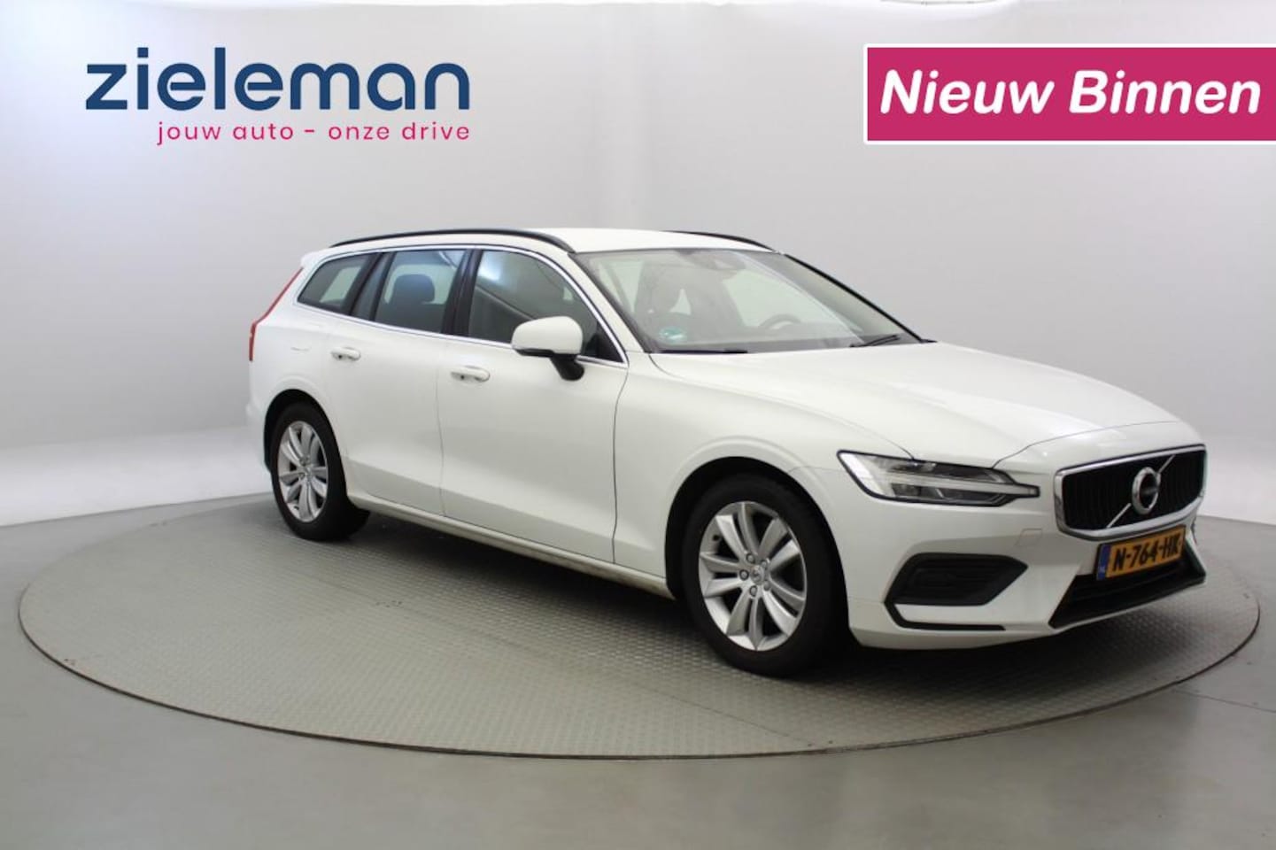 Volvo V60 - 2.0 B3 Momentum Business Automaat - AutoWereld.nl