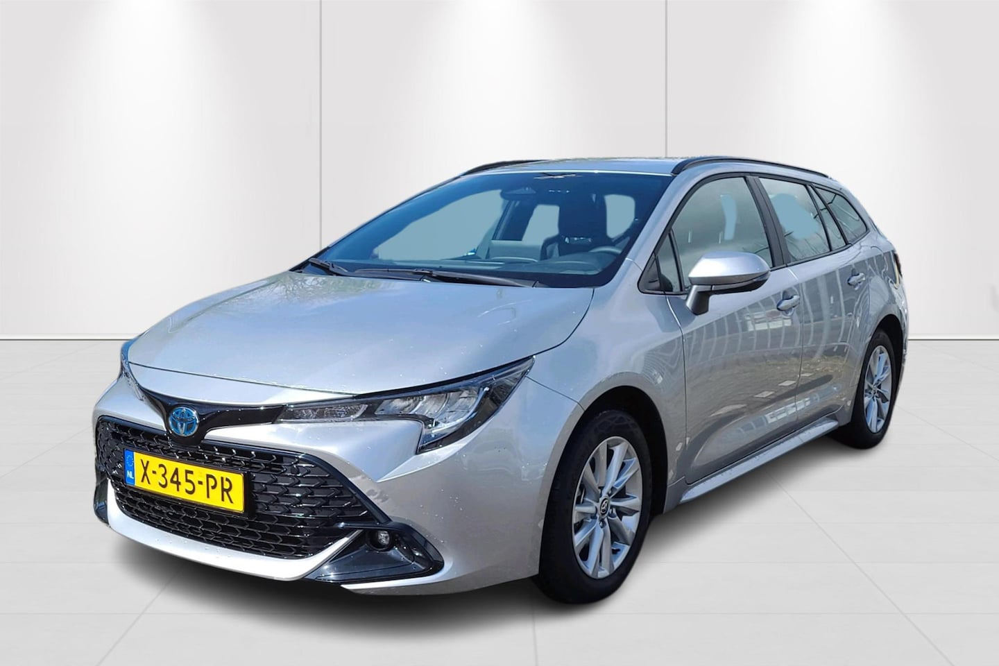 Toyota Corolla Touring Sports - Hybrid 140 NL-AUTO APPLE / ANDROID AD-CRUISE LED DAB+ CAMERA LICHTMETAAL - AutoWereld.nl