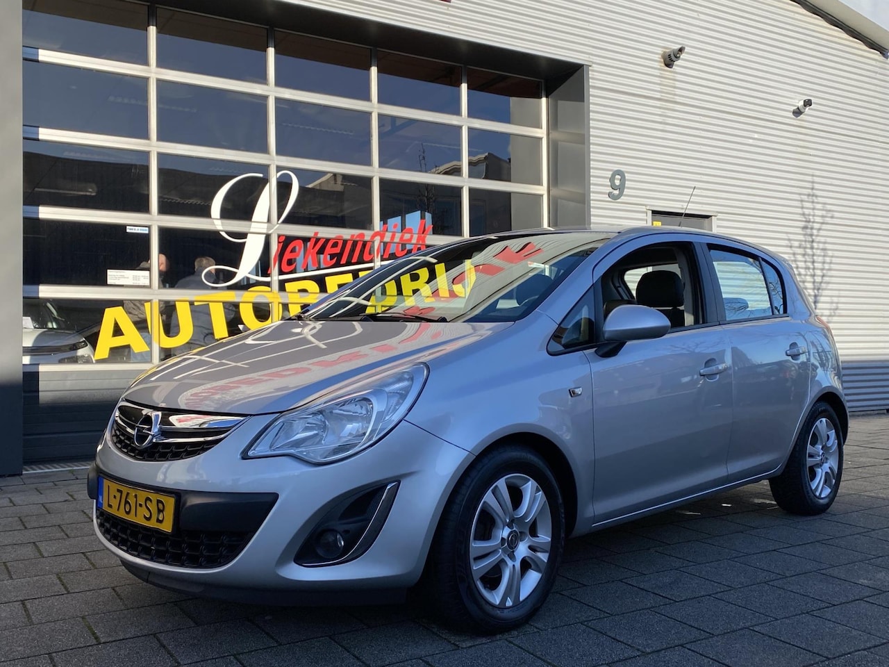 Opel Corsa - 5Drs 1.4i-16V Cosmo Airco I 1/2 Leer I Sport velgen I Comfort Pakket I Dealer onderhouden - AutoWereld.nl