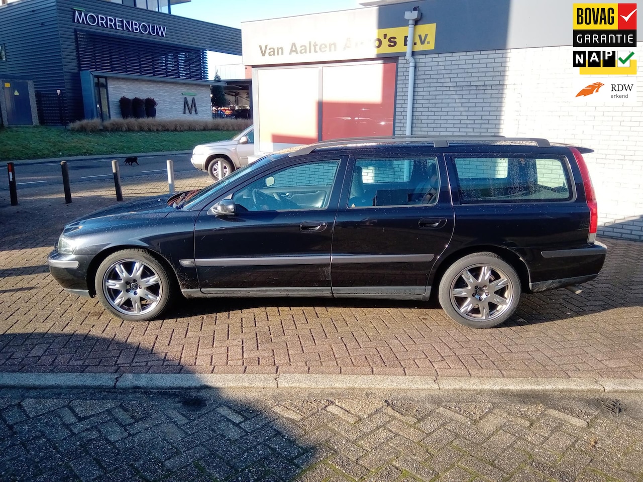 Volvo V70 - 2.4 D5 Geartronic Edition II blacksapphire nl auto met orginele km en eerste eigenaar - AutoWereld.nl