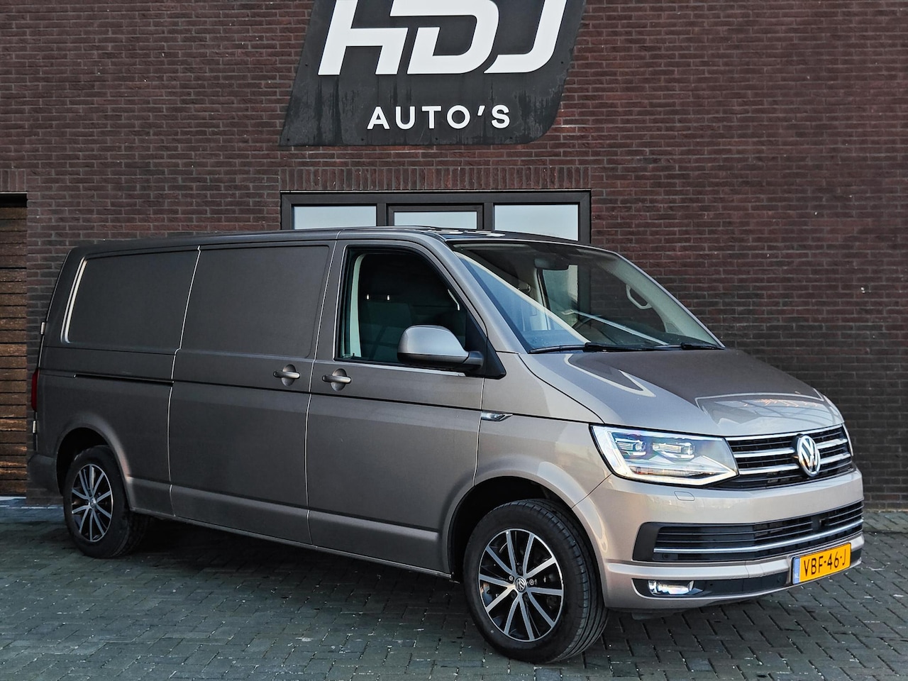 Volkswagen Transporter - 2.0 TDI L2H1 DSG | LED | ACC | Carplay | Trekhaak | - AutoWereld.nl