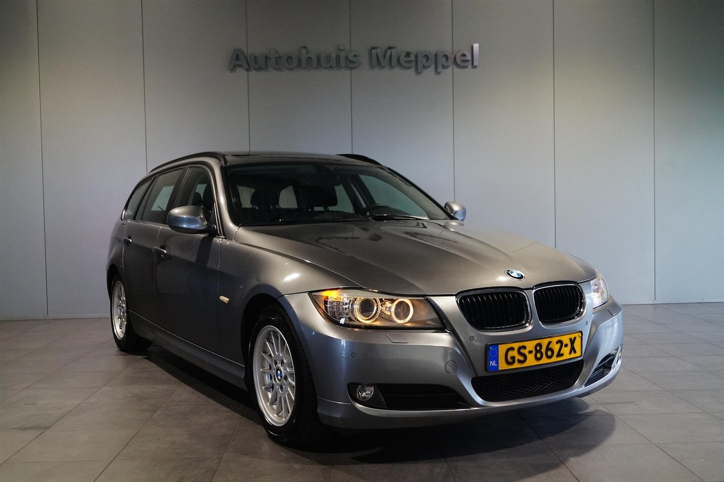 BMW 3-serie - 318i | Automaat | Xenon | Panoramadak | Navigatie | cruisecontrol | - AutoWereld.nl