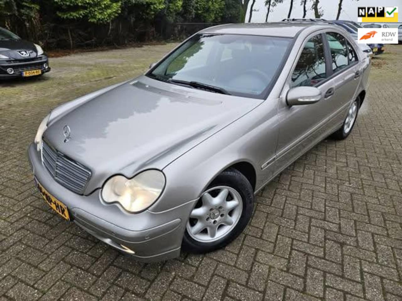 Mercedes-Benz C-klasse - 200 CDI Classic. 2004. Airco/Cruise/Trekhaak. APK 10-2025 - AutoWereld.nl