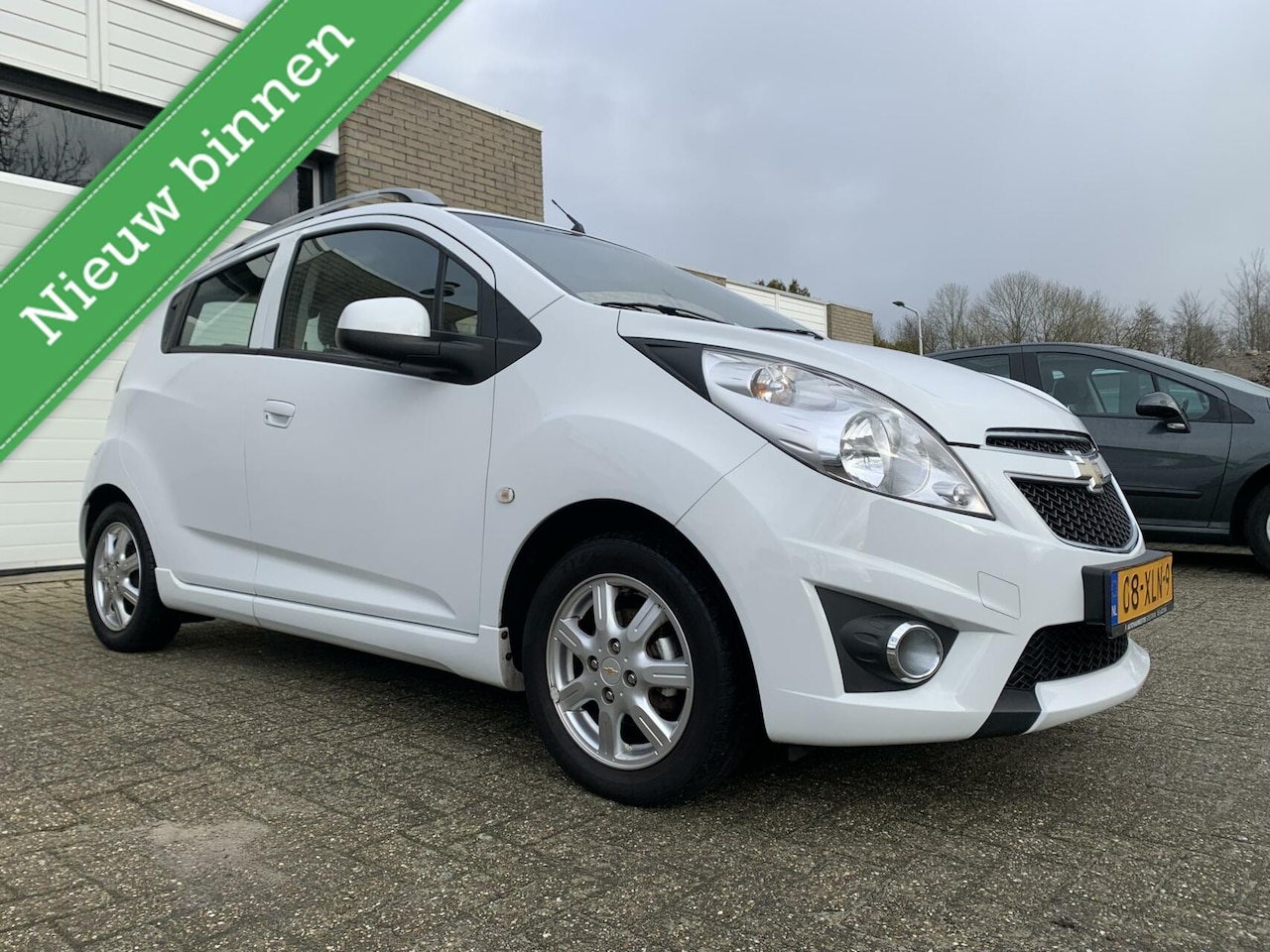 Chevrolet Spark - 1.0 16V LT White Limited Edition Bi-Fuel LPG NWE APK Airco Elektrische pakket - AutoWereld.nl