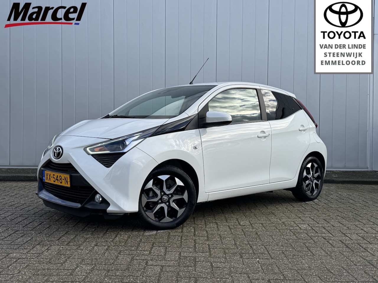 Toyota Aygo - 1.0 VVT-i X-Joy NL Auto Dealer Onderhouden Carplay LMV Climate - AutoWereld.nl