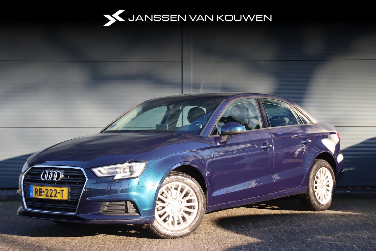 Audi A3 Limousine - 1.0 TFSI / Panoramadak / Navi / Trekhaak - AutoWereld.nl