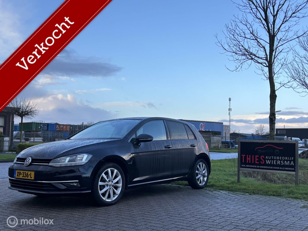 Volkswagen Golf - 1.0 TSI Comfortline Business acc/pdc/apple carplay - AutoWereld.nl