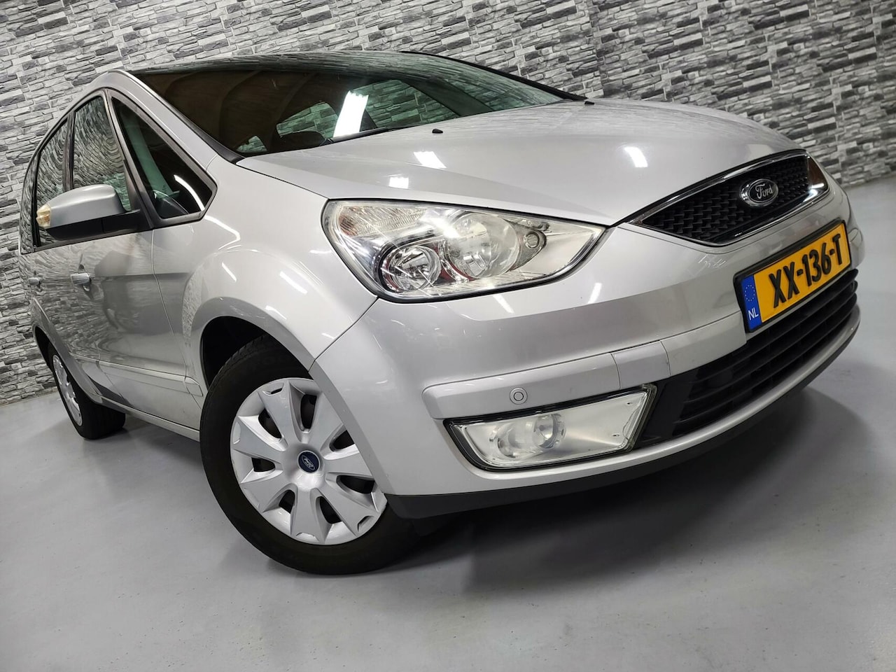 Ford Galaxy - 2.0-16V Trend *Stoelverwarming*PDC*Trekhaak*! - AutoWereld.nl