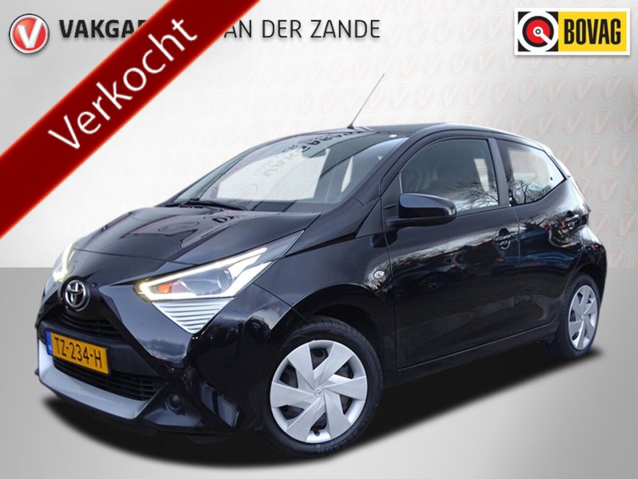 Toyota Aygo - 1.0 VVT-i x-play Airco, Camera, NL/NAP, FACELIFT! - AutoWereld.nl