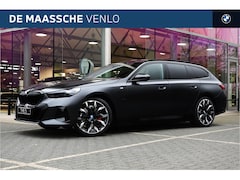 BMW 5-serie Touring - 530e High Executive M Sport Automaat / Panoramadak / Trekhaak / Stoelventilatie / Bowers &