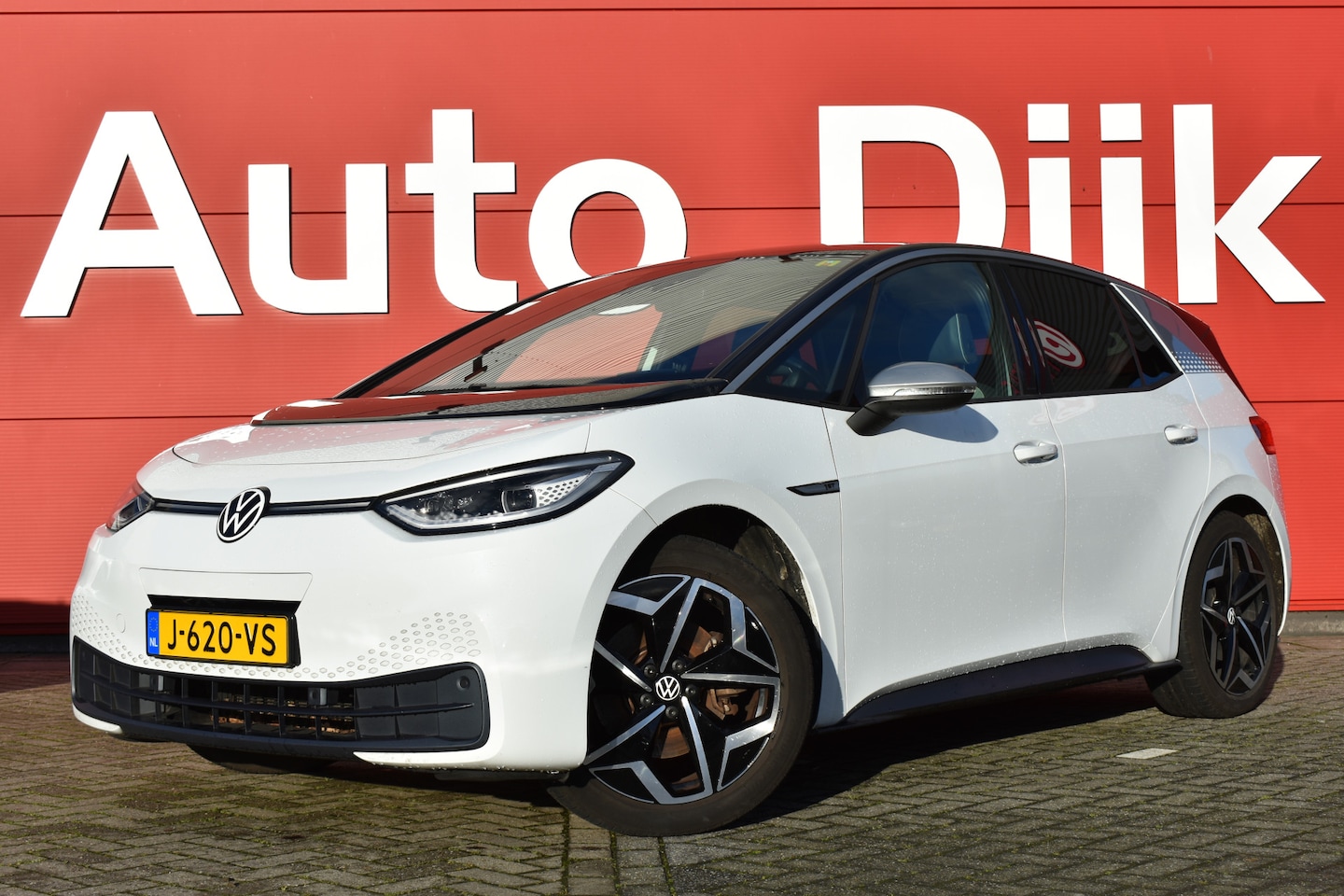 Volkswagen ID.3 - First Plus 58 kWh Matrix-LED | Keyless | Camera | Carplay | Adapt. Cruise | Navi | DAB | P - AutoWereld.nl