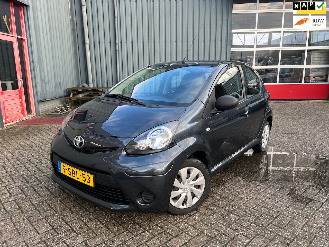 Toyota Aygo - 1.0 VVT-i Now NL Auto /1ste Eigenaar/NAP/APK/ Airco - AutoWereld.nl