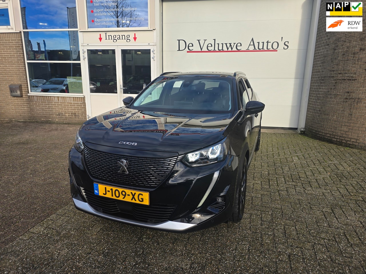 Peugeot 2008 - 1.2 PureTech Blue Lease Allure Apple Carplay - AutoWereld.nl