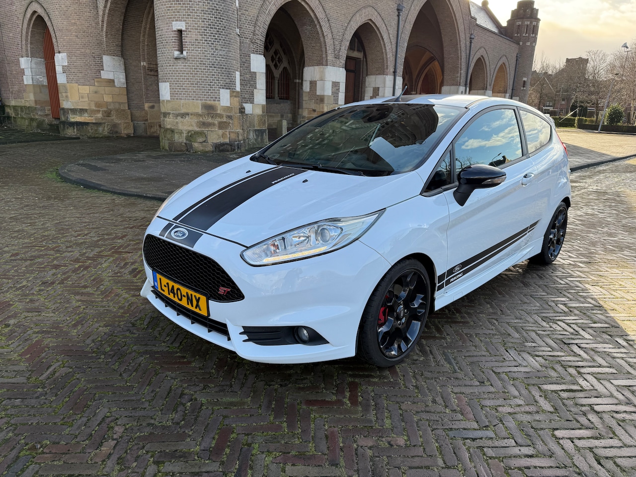 Ford Fiesta - 1.6 ST2 Recaro | Clima | Stoelverw. | Keyless | Camera - AutoWereld.nl