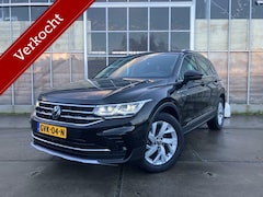 Volkswagen Tiguan - 1.5 TSI Life Business | Trekhaak | Massage | CarPlay | DAB