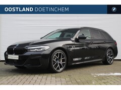 BMW 5-serie Touring - 530e xDrive High Executive M Sport Automaat / Panoramadak / Sportstoelen / Stoelverwarming