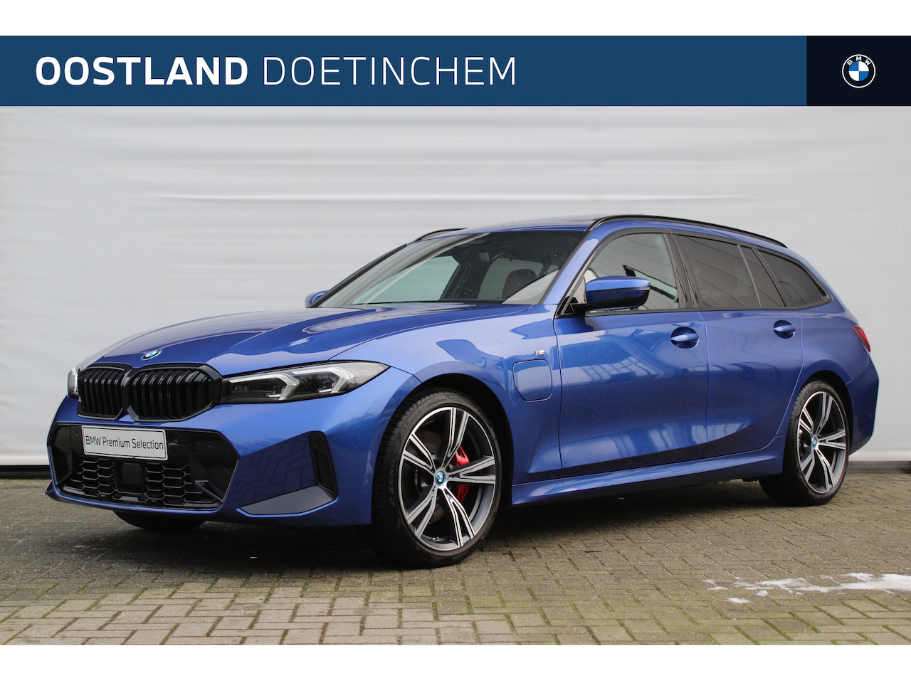 BMW 3-serie Touring - 330e High Executive M Sport Automaat / Panoramadak / Trekhaak / Stoelverwarming / Adaptiev - AutoWereld.nl